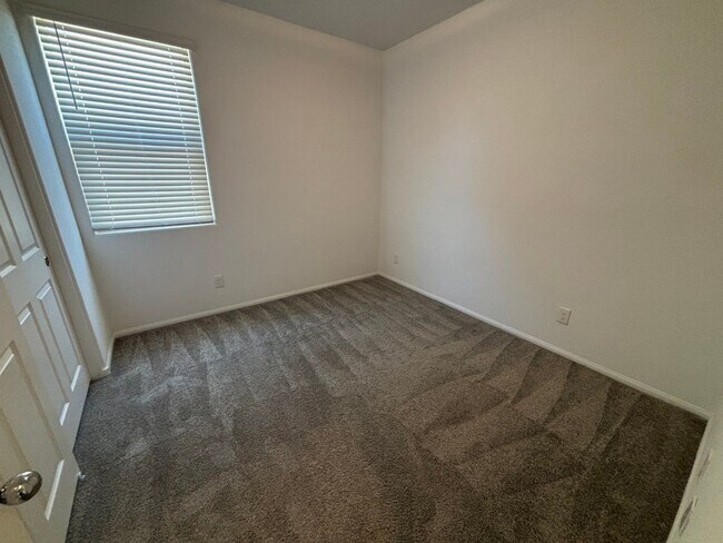 Building Photo - Charming 3-Bedroom Home with Spacious Back...