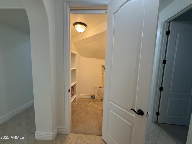 Building Photo - 4333 E Grand Canyon Dr