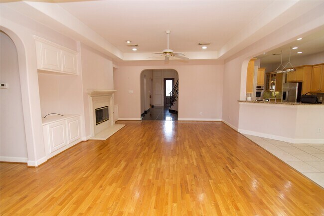 Building Photo - 3015 Bonnebridge Way Blvd