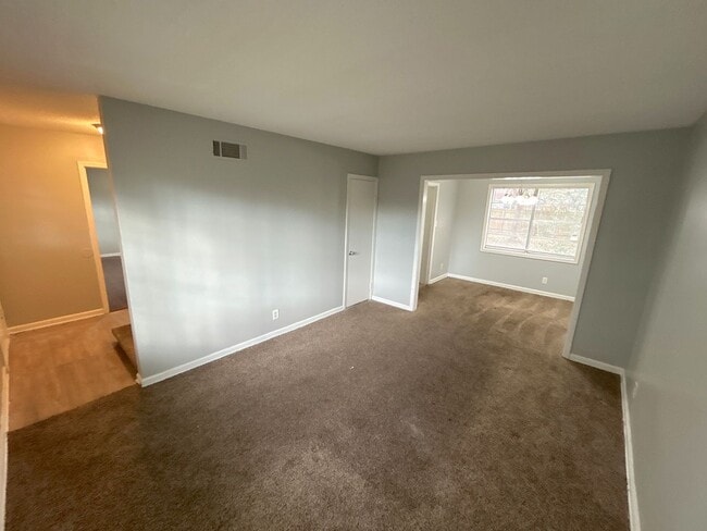 Building Photo - 5270 Algiers Dr