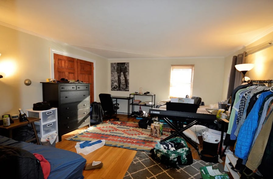 Building Photo - 16 Caltha Rd