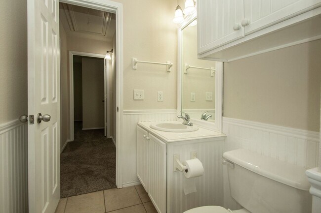 Building Photo - Cute house in Sherman for lease