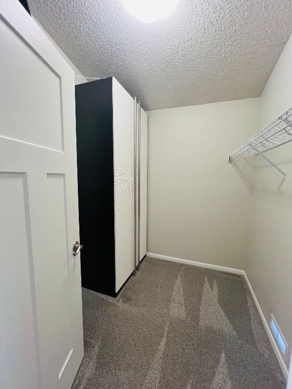 Building Photo - 6841 Narcissus Ln N