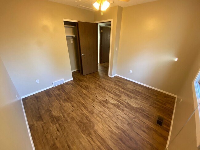 Building Photo - Charming 3-Bedroom Home Near Horsetooth & ...