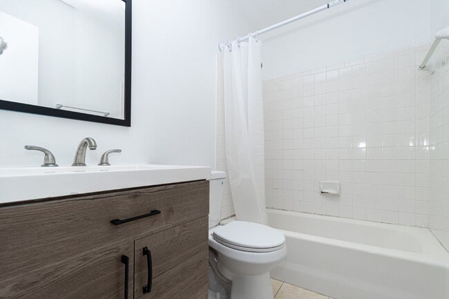 Building Photo - 313 Mews Ct