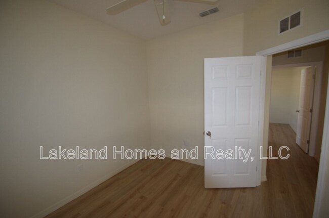 Building Photo - 823 Krenson Woods Ln