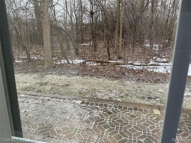 Building Photo - 48161 Nottinghill Ln