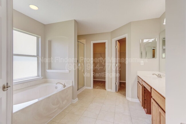 Building Photo - 2436 Bonnie Lakes Dr