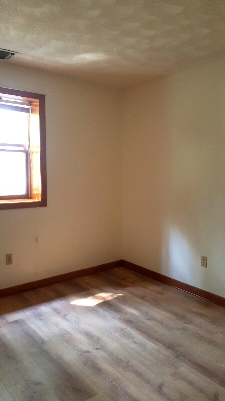 Building Photo - 92 Fellsmere Rd