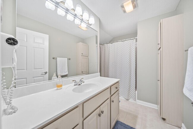 Building Photo - 4939 Stonehaven Dr