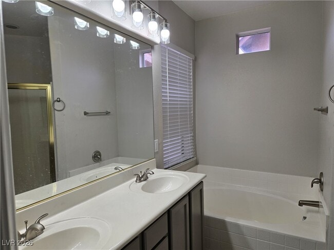 Building Photo - 993 White Glacier Ave