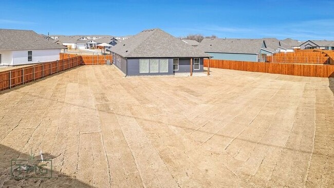 Building Photo - Move In Specials! Lincoln: Your New Home in Owasso with Modern Elegance