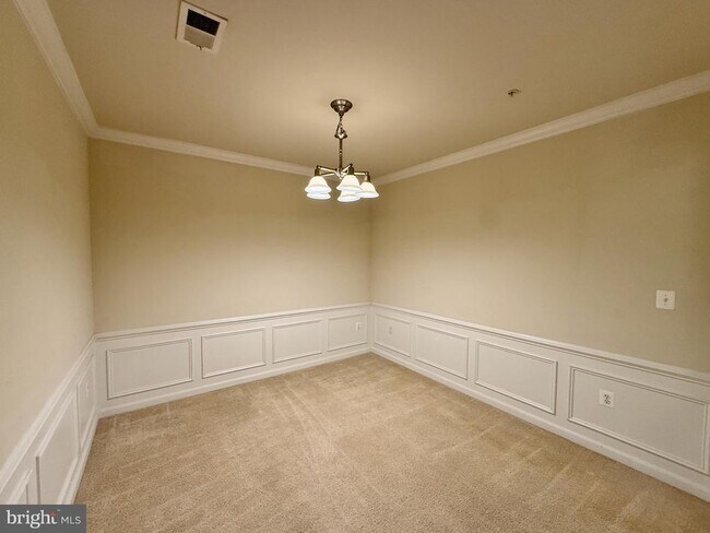 Building Photo - 9720 Holmes Pl