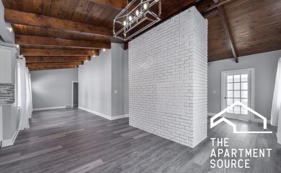 Building Photo - 702 Hammerschmidt Ave