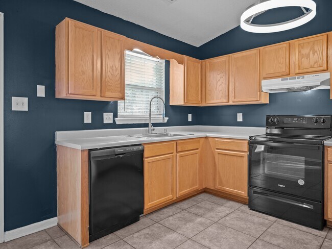 Building Photo - 218 Winterberry Ct
