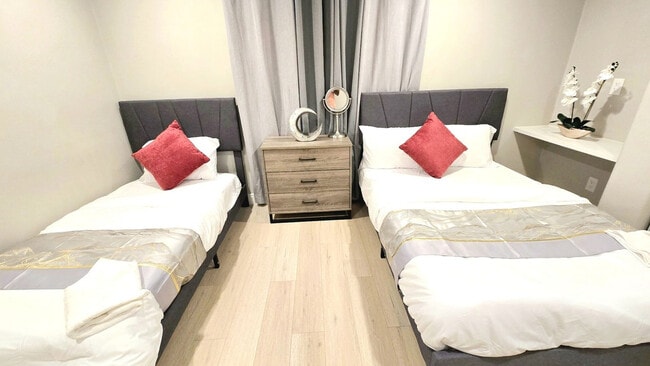 Building Photo - 8354 Adams St