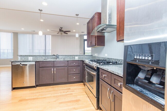 Building Photo - 4810 N Lavergne Ave