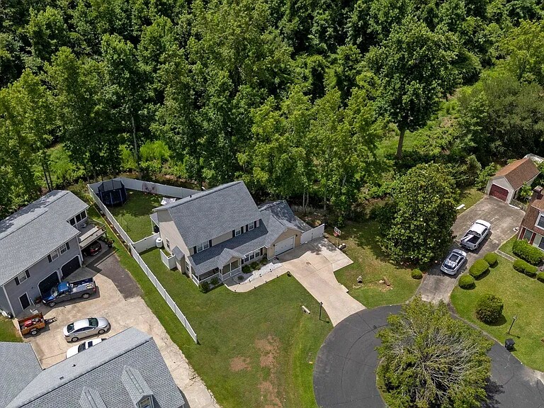 Building Photo - 125 Edwards Ln