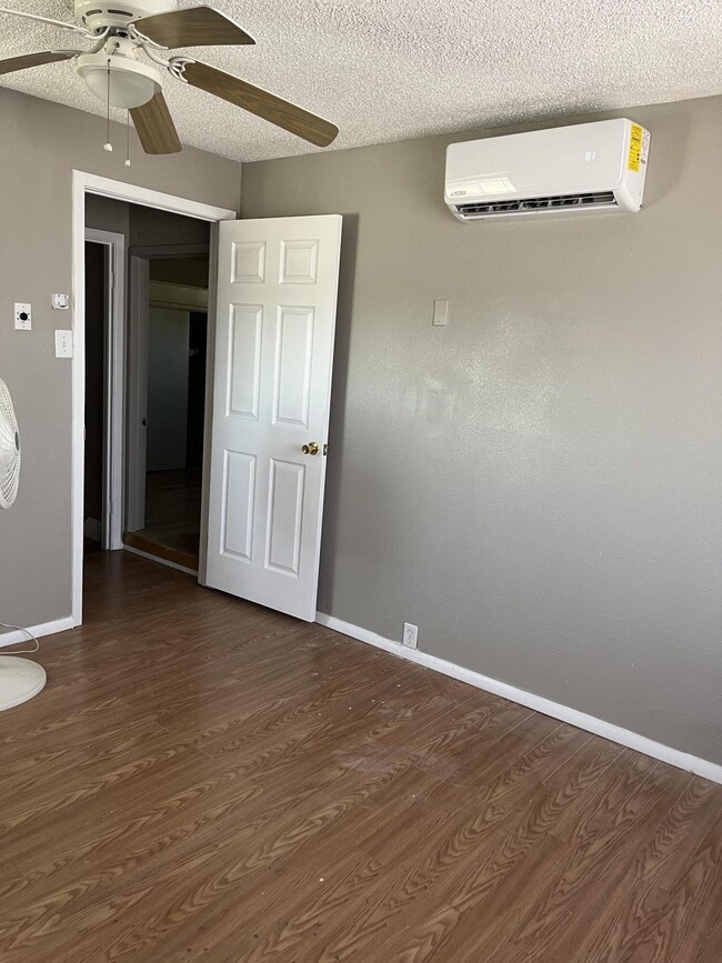 Building Photo - 5530 Venezuela Rd