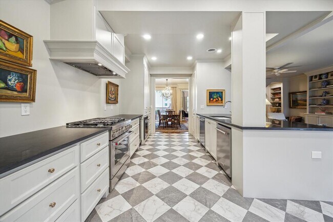 Building Photo - 7603 Olympia Dr
