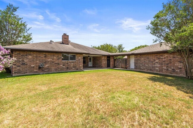 Building Photo - 7202 Squirrel Oak Cir