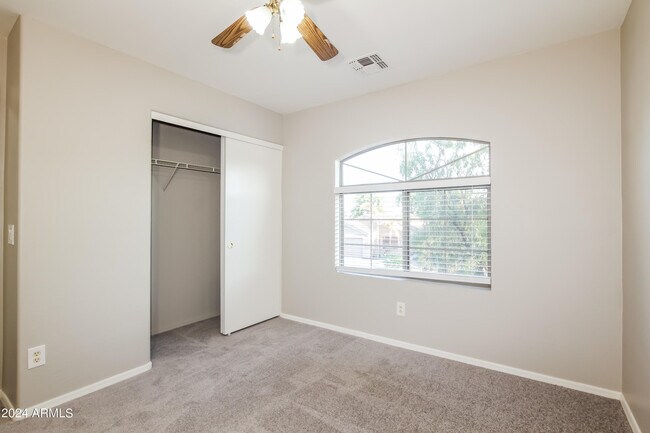 Building Photo - 12510 W Mandalay Ln