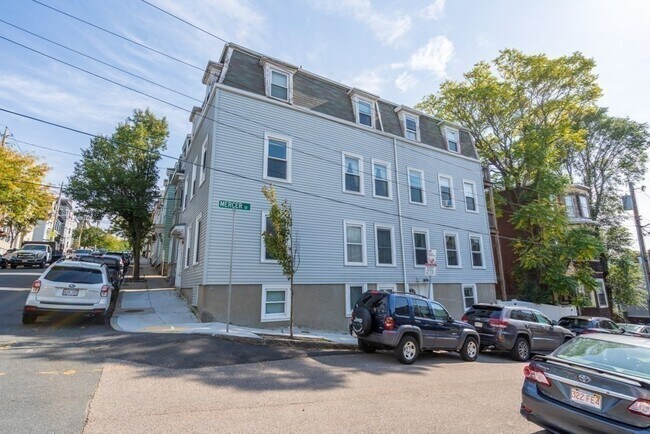 Building Photo - 47 Telegraph St