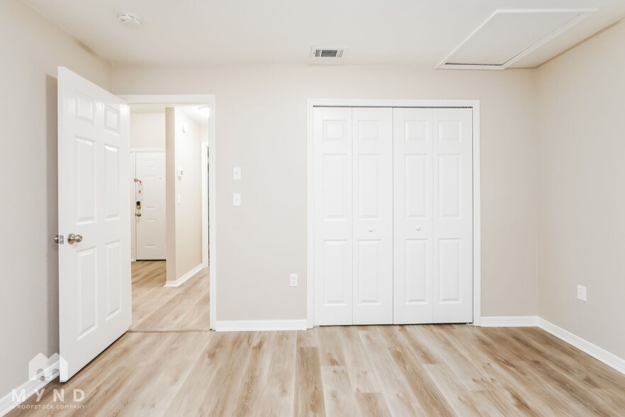Building Photo - 809 Toledo Ct