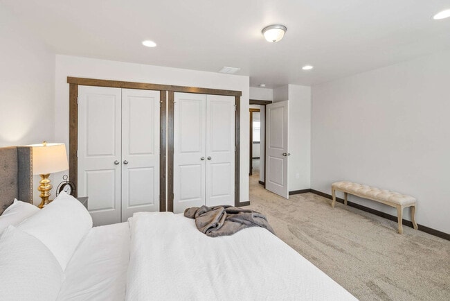 Building Photo - 2942 W Babcock St