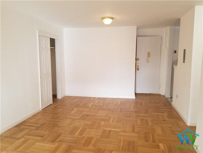 Building Photo - 1130 Stadium Ave