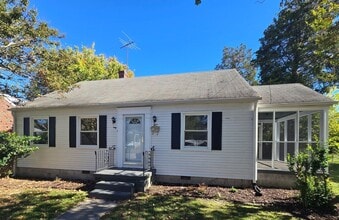 Building Photo - COMPLETELY RENOVATED 2 bedroom house