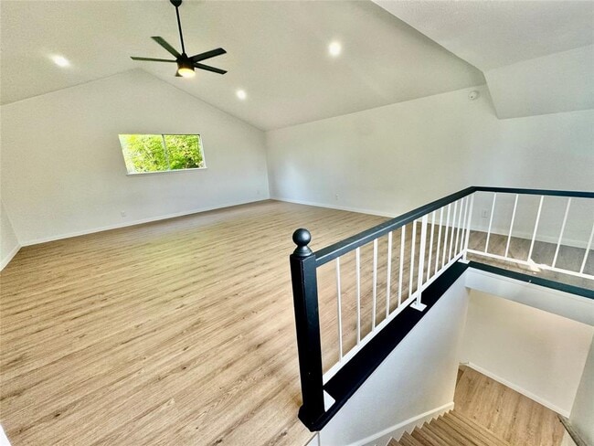 Building Photo - 9506 Stonebridge Dr
