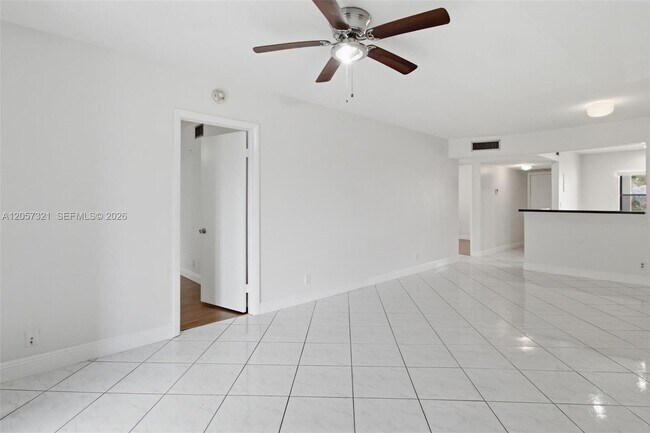 Building Photo - 11396 Taft St