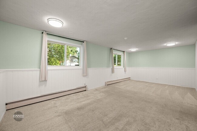 Building Photo - Bright Anchorage Home in Prime Location