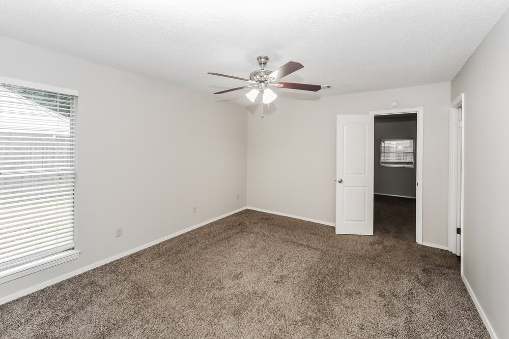Building Photo - 6124 Kensington Cir