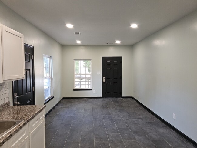 Building Photo - 771 Josephine St