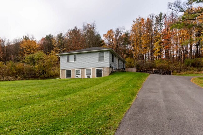 Building Photo - 654 Coddington Rd