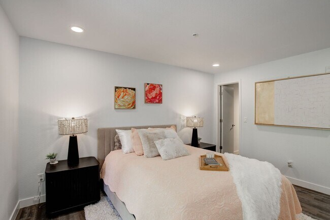 Building Photo - Modern 1BR | Prime Boulder + Gold Run Perks