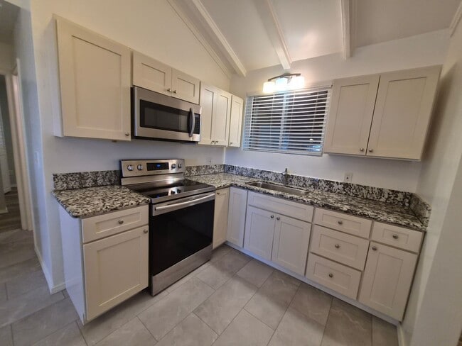 Building Photo - Upgraded Spacious Upcountry Home