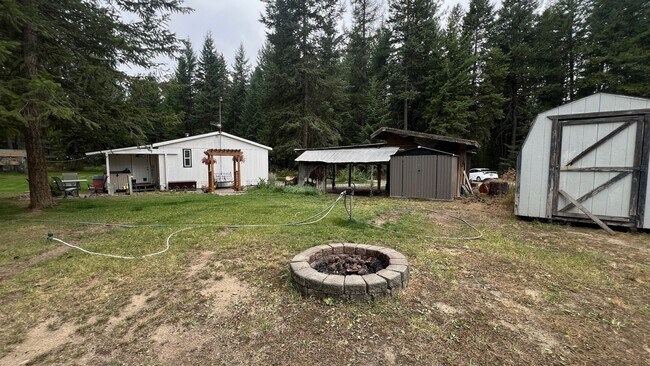 Building Photo - 39210 N Ponderosa Ln