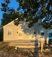 Building Photo - 511 Memorial Park Dr