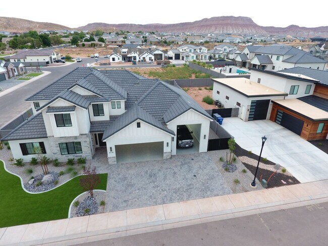 Building Photo - 5 Bedroom Home In Washington Fields
