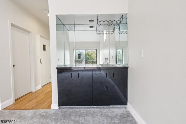 Building Photo - 5 Millay Ct