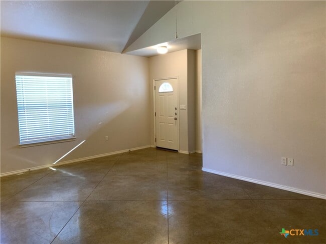 Building Photo - 235 Anne Louise Dr