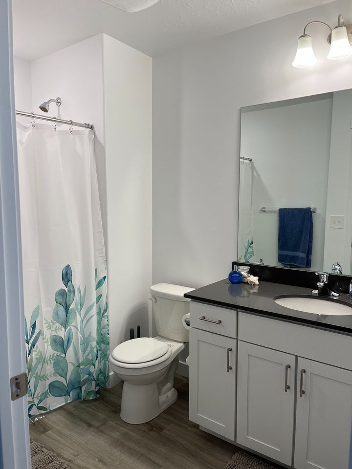 Building Photo - 1112 E Hatch Row