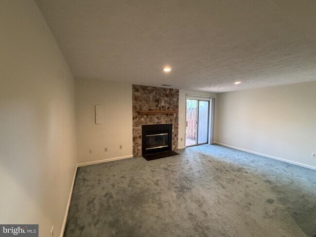 Building Photo - 1081 Smartts Ln NE
