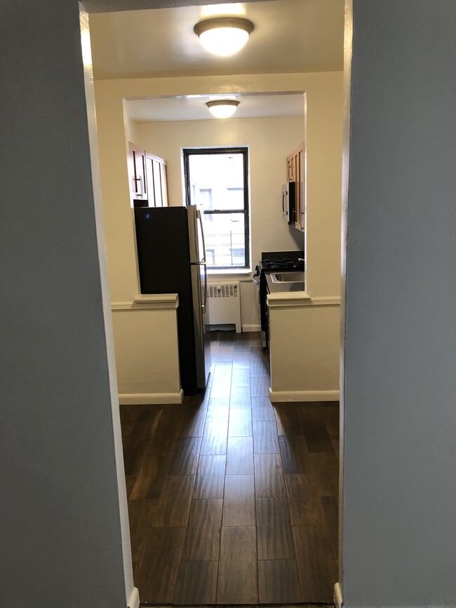 Building Photo - Calmar - No Broker Fee