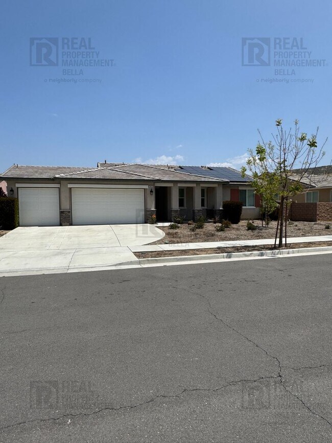 Primary Photo - Single-Story Comfort & Style in Prime Heme...