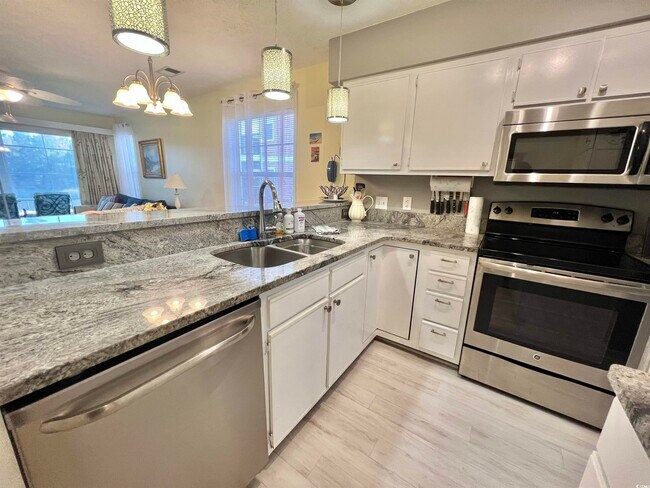 Building Photo - 628 Waterway Village Blvd