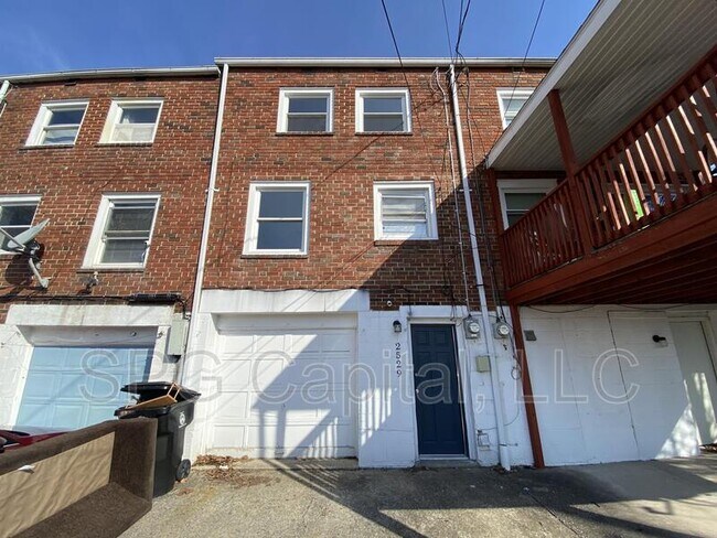 Building Photo - 2529 Derry St